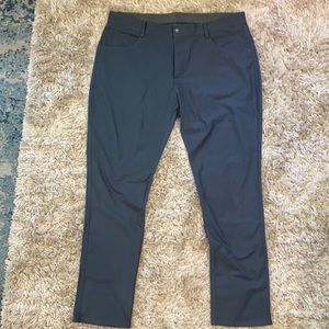 Vuori Meta Pants 38 x 32 Dark Gray